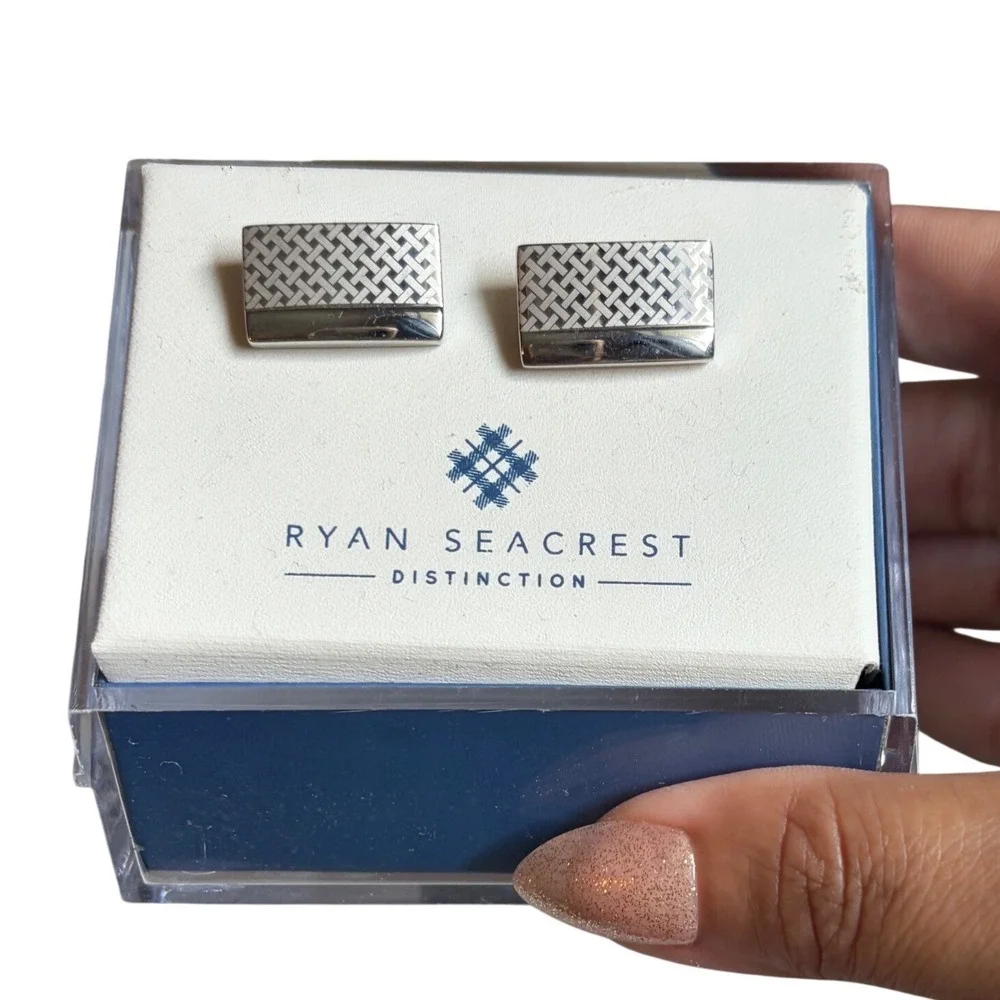 NEW‎ Ryan Seacrest Distinction Mens Silver Tone Textured Weave Rectangular Cuffs